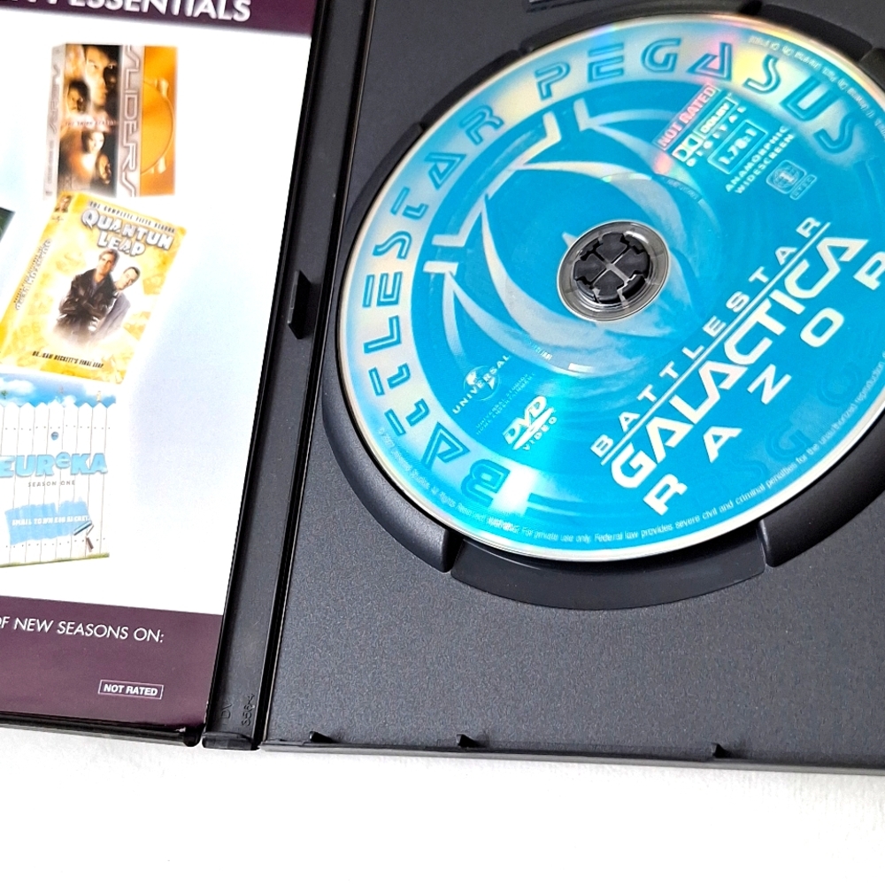 Battlestar Galactica Razor DVD - Picture 3 of 3
